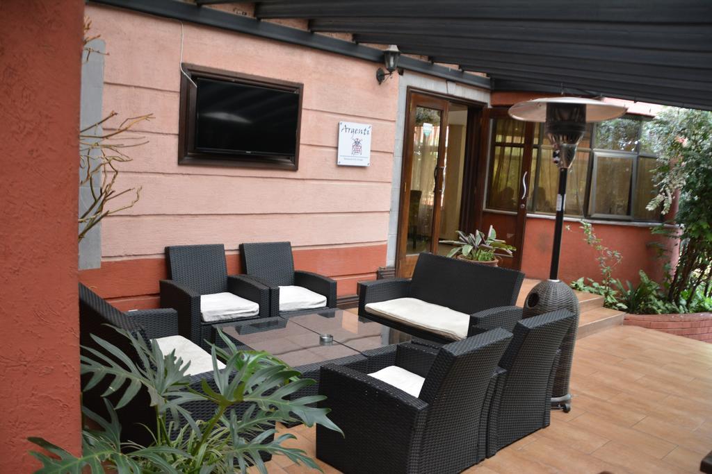 Gemsuites Serviced Apartments State House Nairobi Buitenkant foto