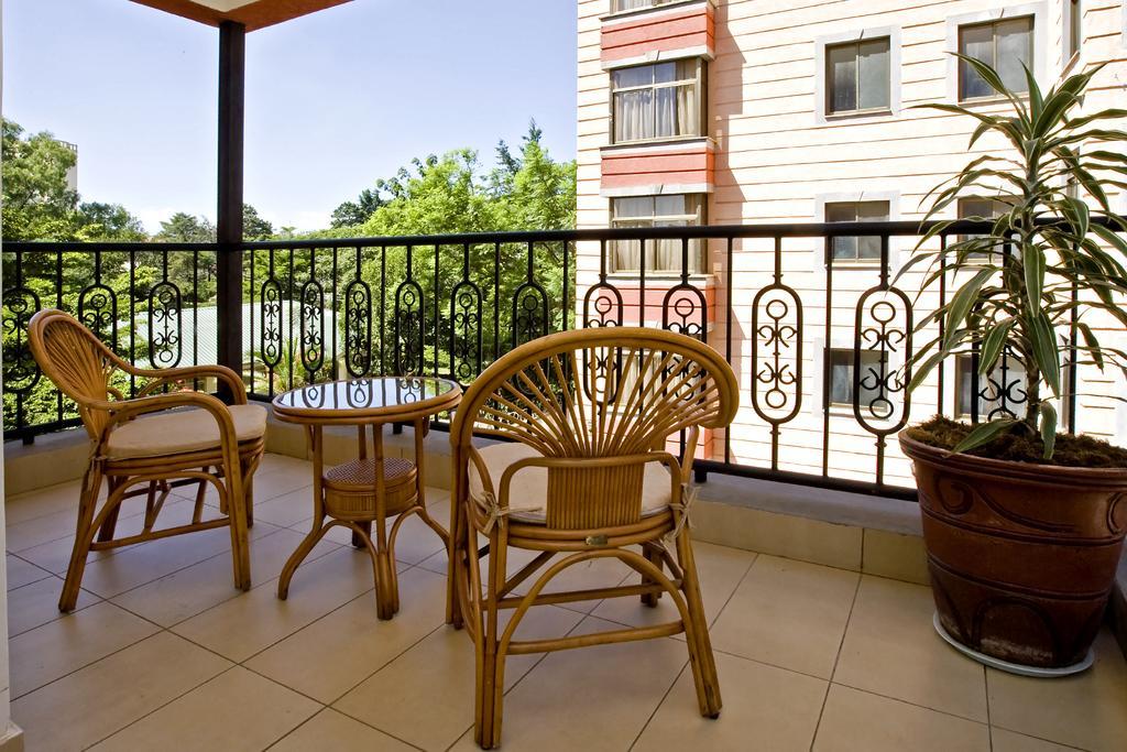 Gemsuites Serviced Apartments State House Nairobi Buitenkant foto