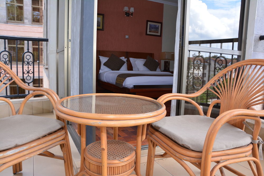 Gemsuites Serviced Apartments State House Nairobi Buitenkant foto